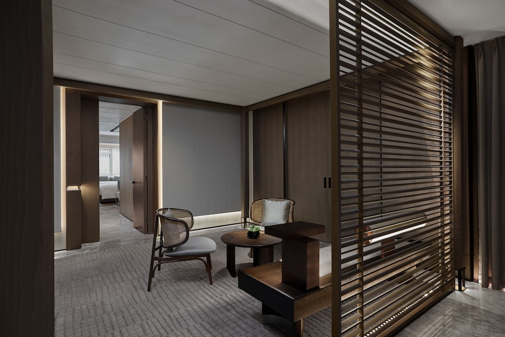 Deluxe Room, 2 Twin Beds, City View