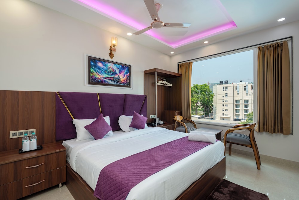 Premium Room, City View