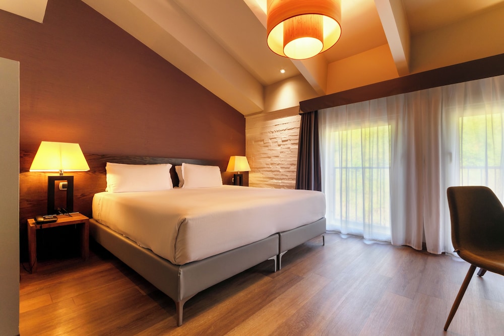 Classic Double Room, 1 King Bed - Photo 2