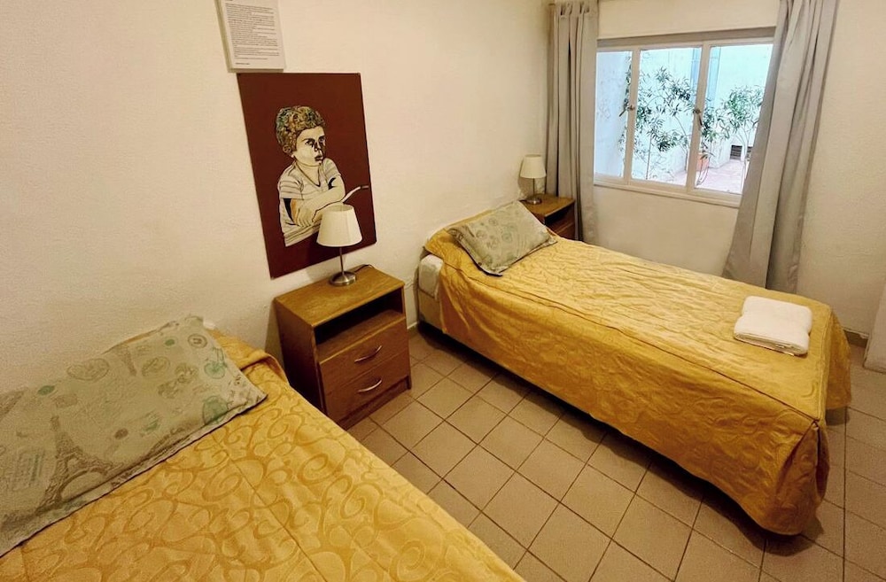 Economy Twin Room photo 1