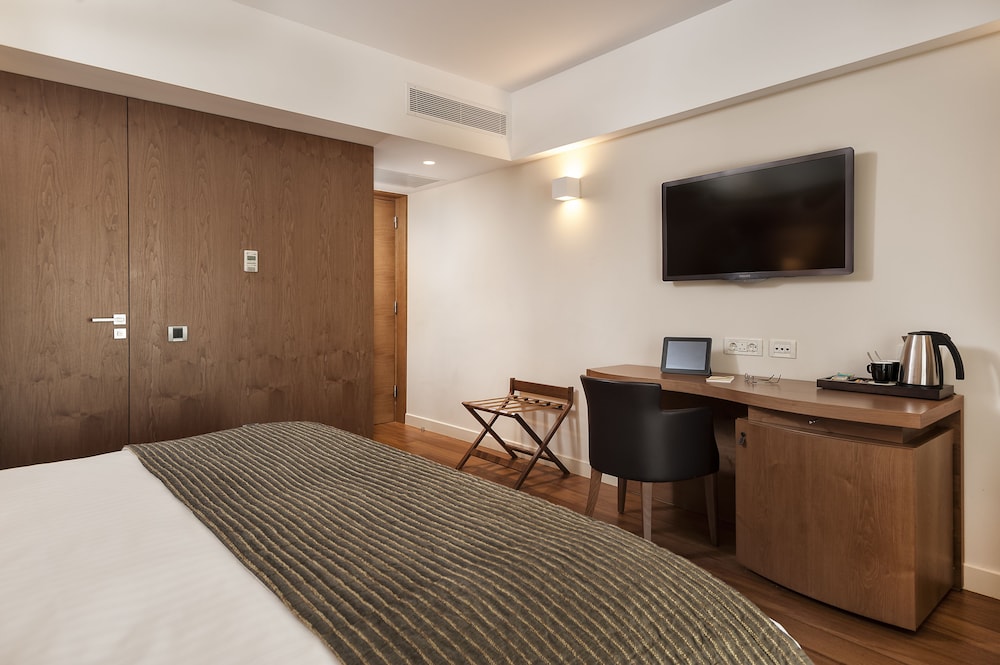 Premium Room thumbnail 6