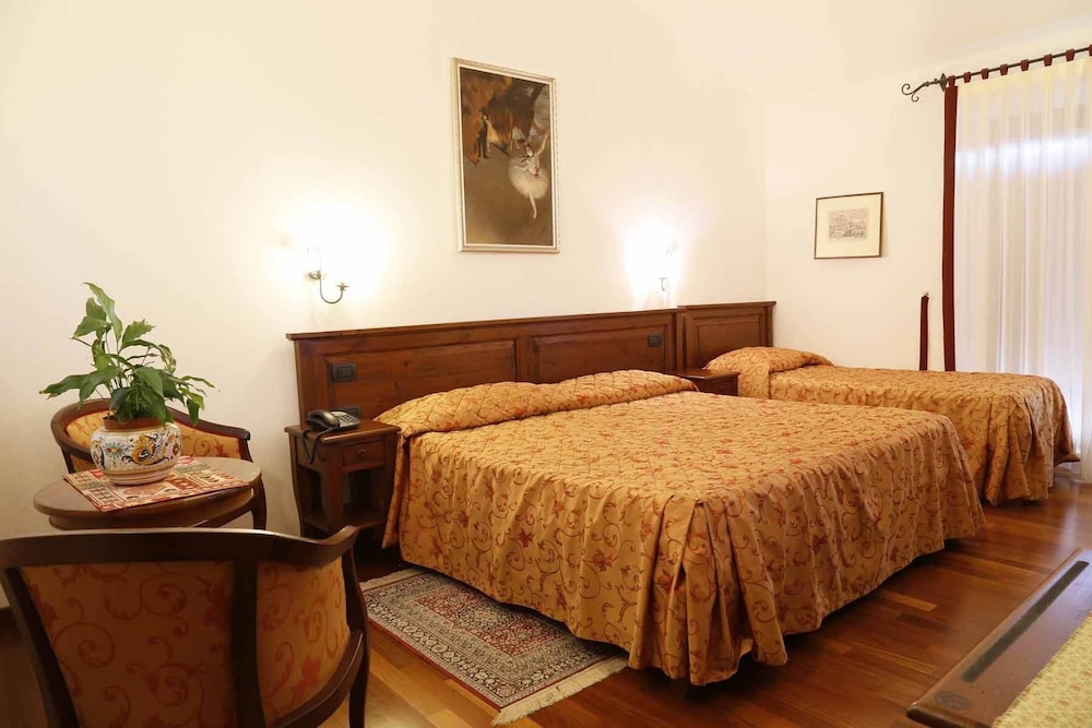 Triple Room photo 2