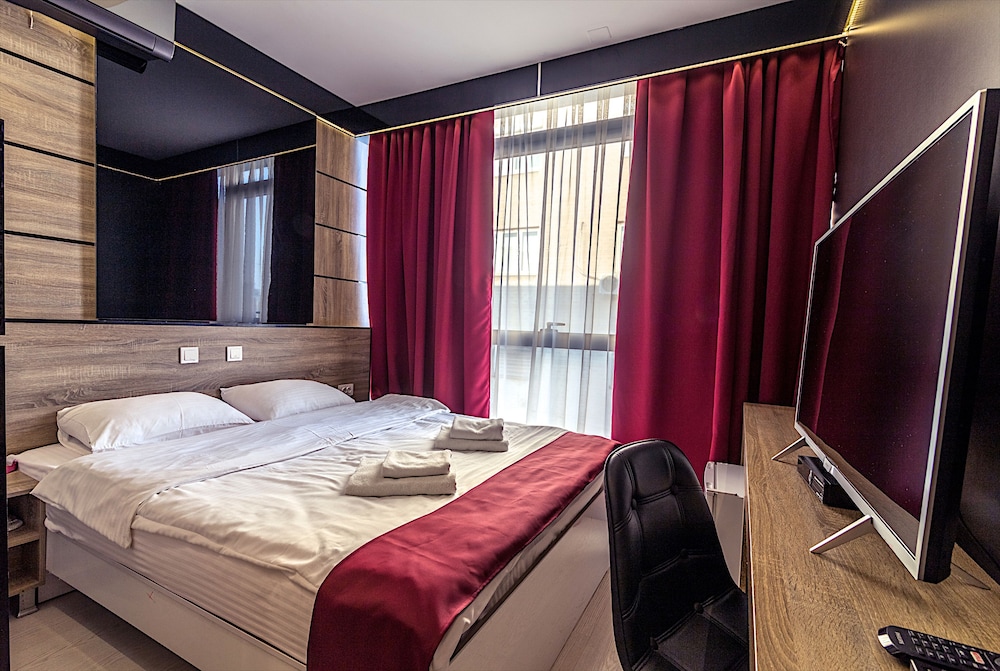 Standard Double Room, 1 Queen Bed