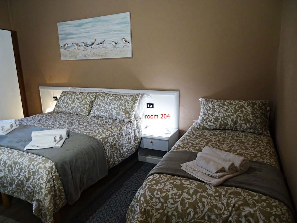 Classic Triple Room - Photo 1