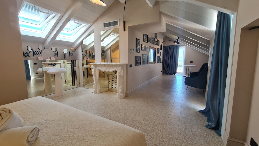 Romantic Room - Photo 1
