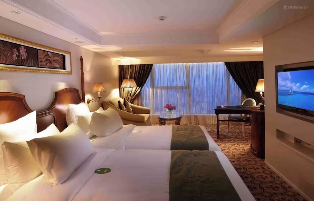 Luxury Twin Room, City View photo 1