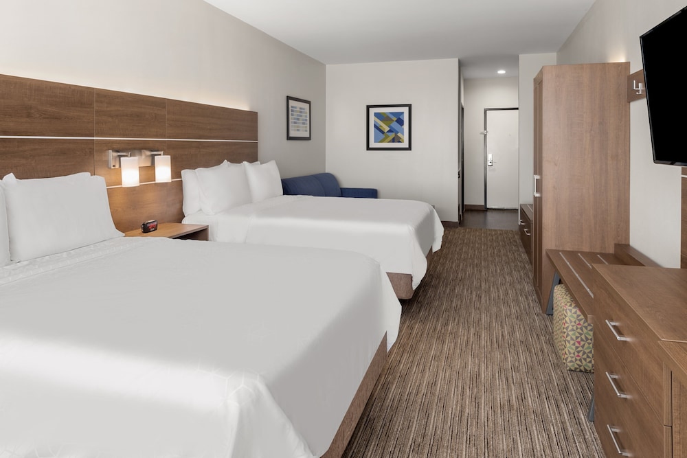 Suite, 2 Queen Beds - Photo 3