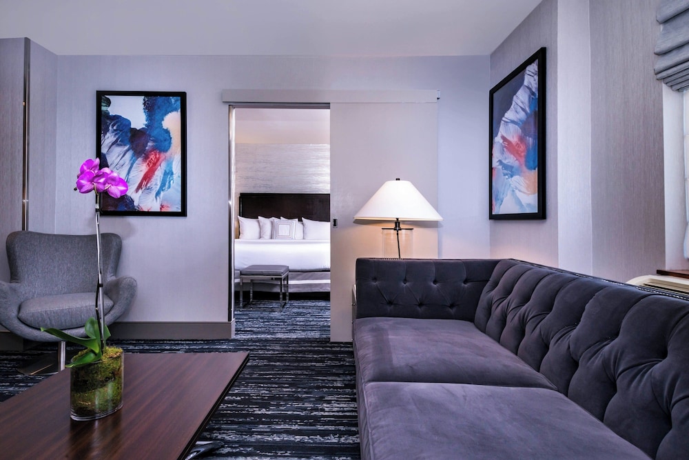 Suite, 1 King Bed