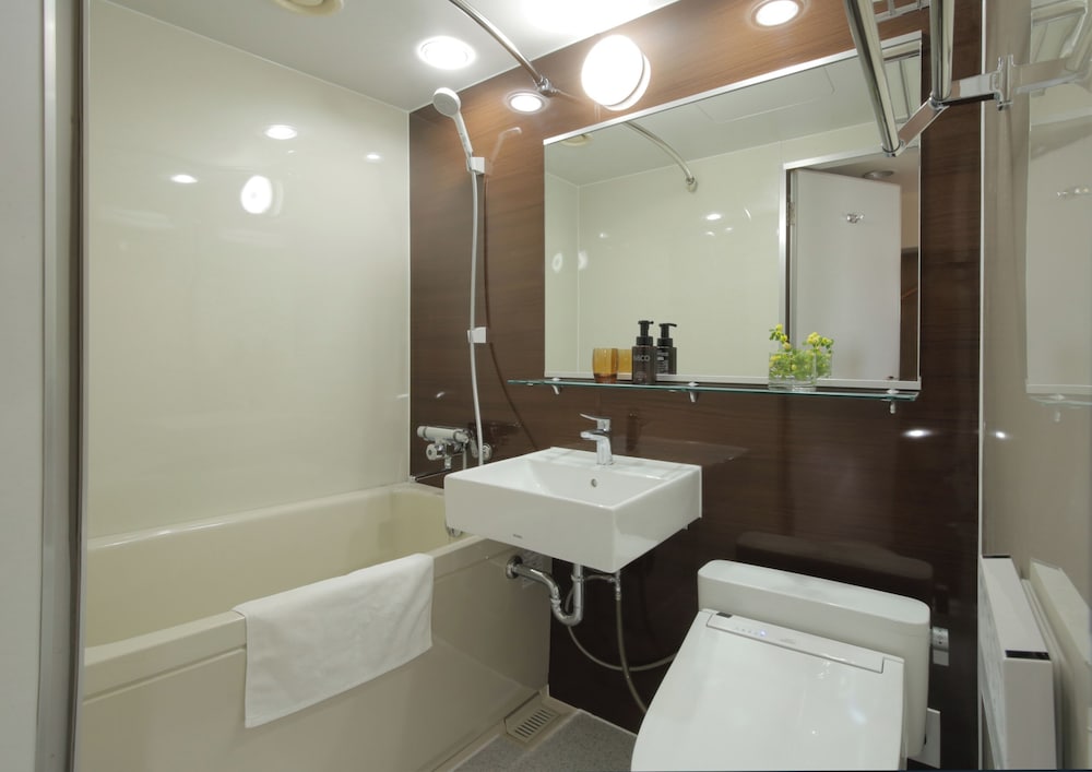Premier Twin Room, 2 Bedrooms, Non Smoking photo 2