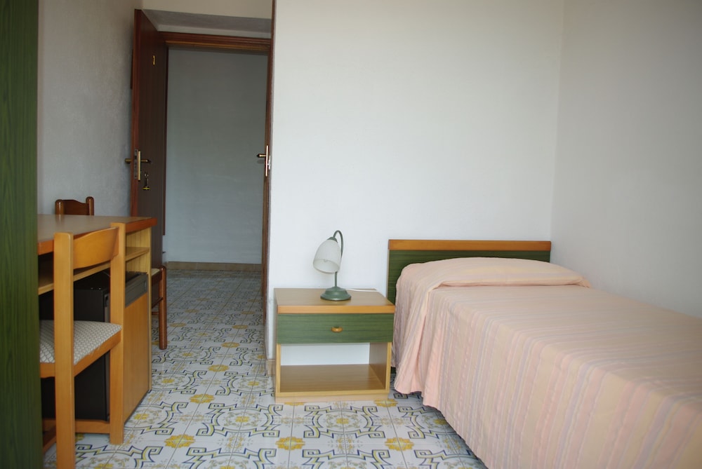 Single Room, Private Bathroom photo 1