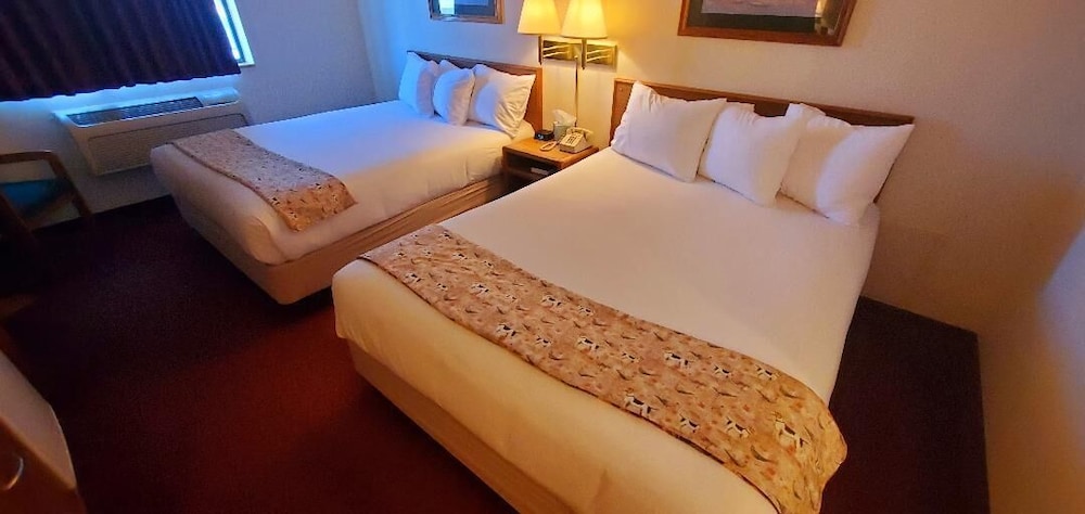 Standard Room, 2 Queen Beds, Non Smoking, Bathtub photo 1