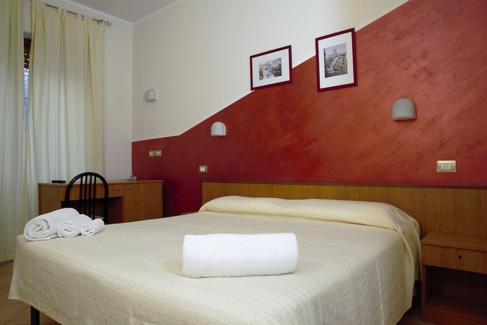 Economy Double Room Single Use photo 2