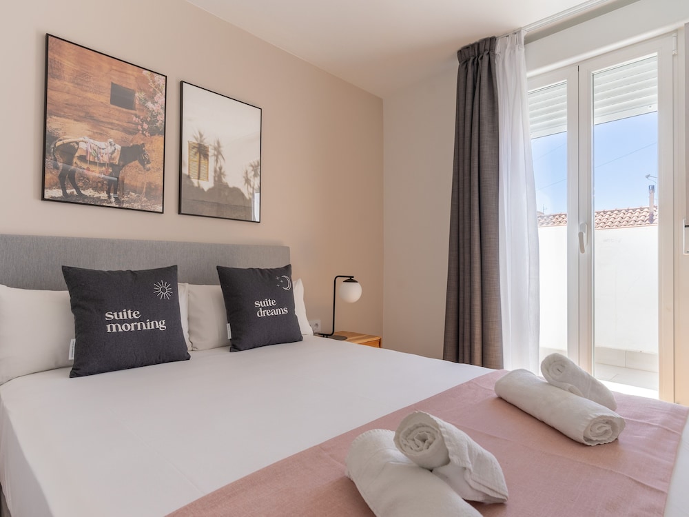 One-Bedroom Apartment with Terrace photo 2