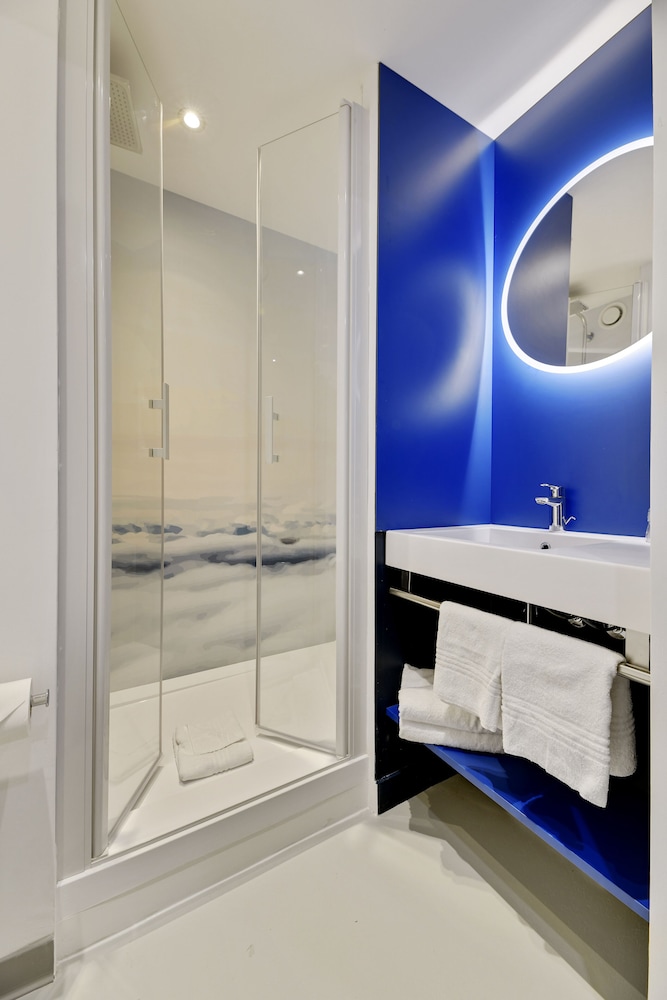 Standard Room, 2 Twin Beds - Photo 7