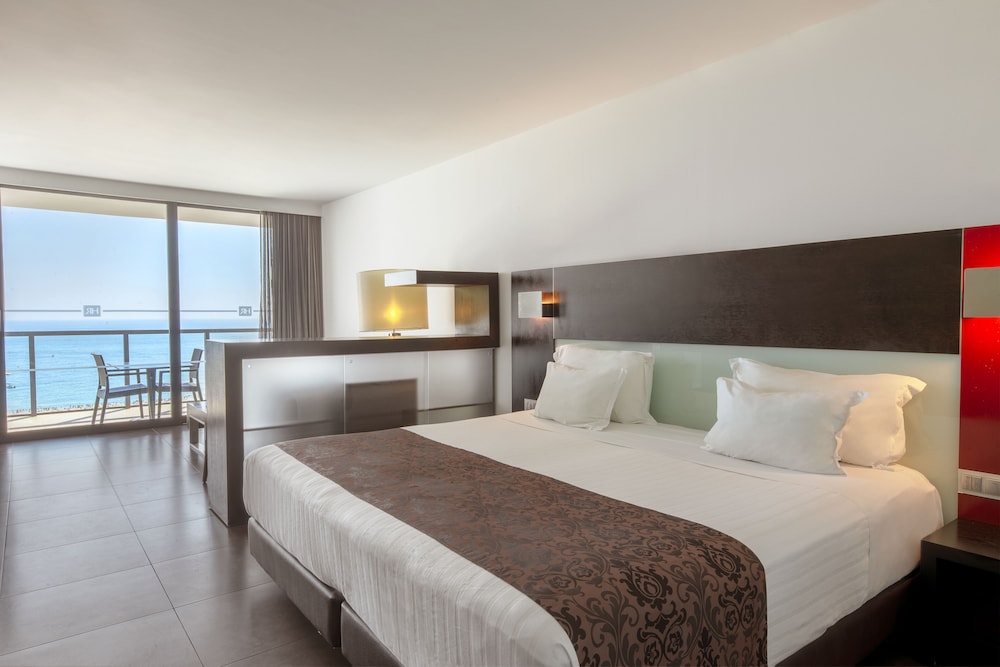 Deluxe Suite, Sea View (3 Adults) - Photo 1