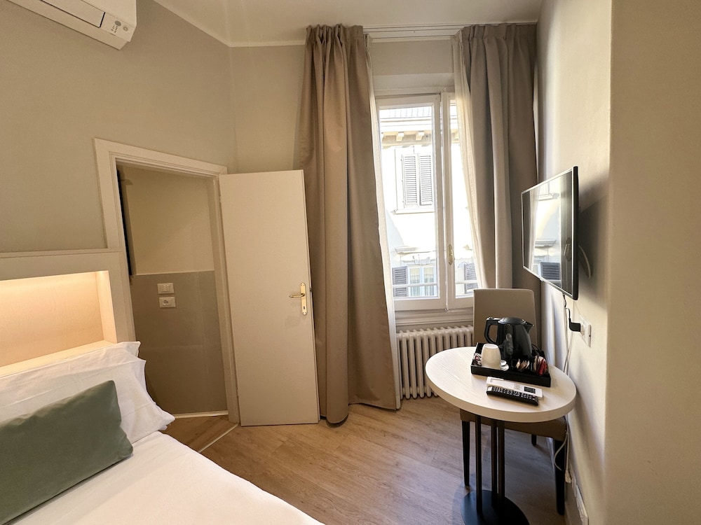 Classic Single Room, 1 Twin Bed, Ensuite photo 2