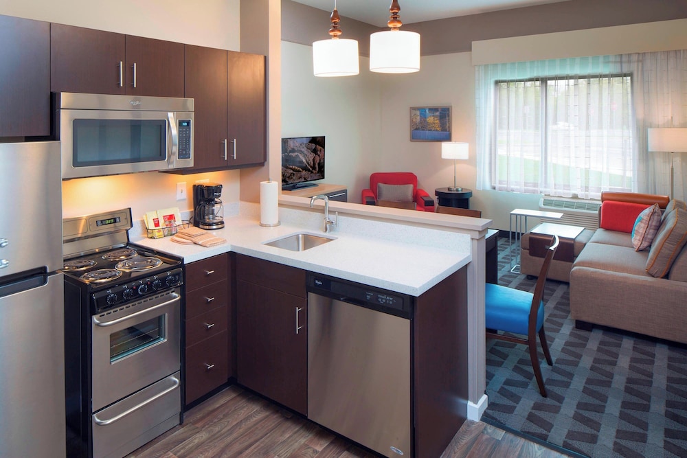 Studio, 1 King Bed with Sofa bed, Partial Ocean View (Mobility/Hearing Accessible, Tub)