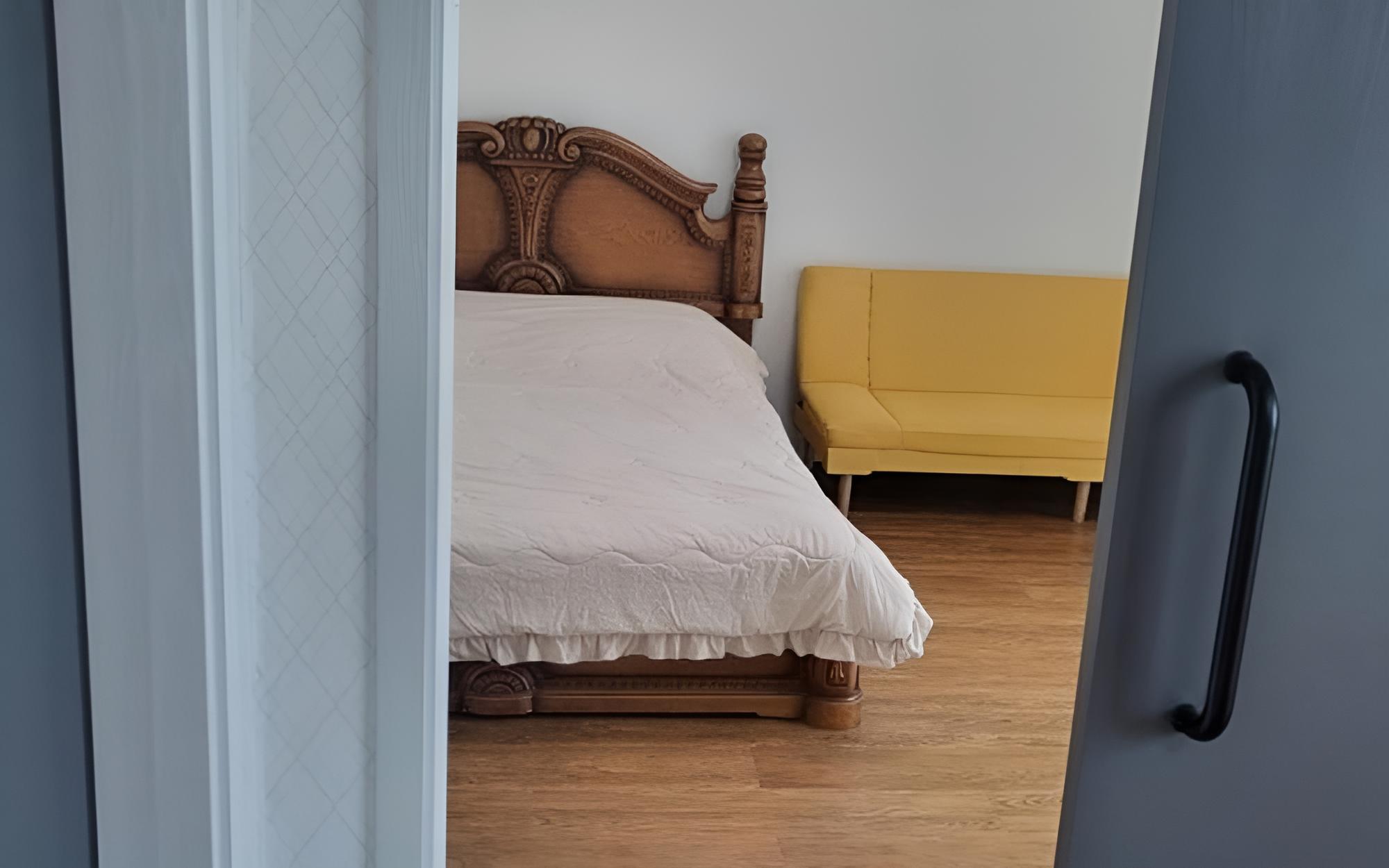 Room (Family Room) photo 2