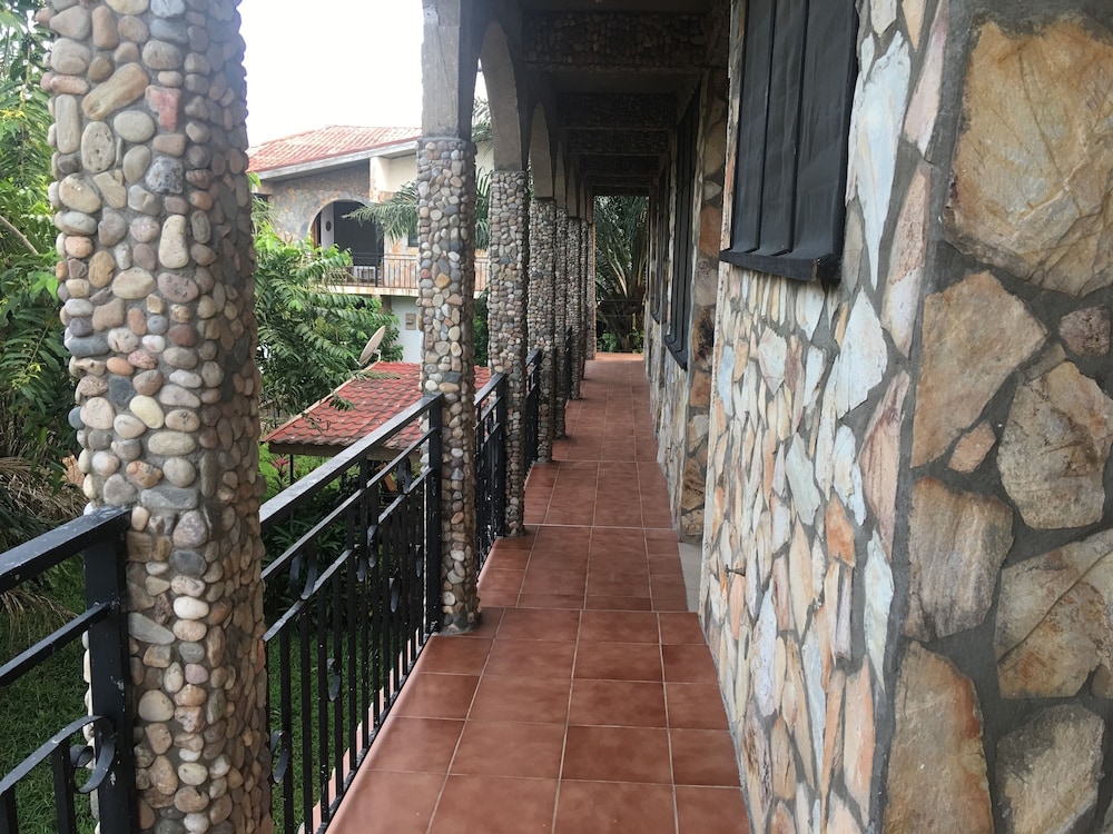 Signature Studio, Garden View, Garden Area photo 2