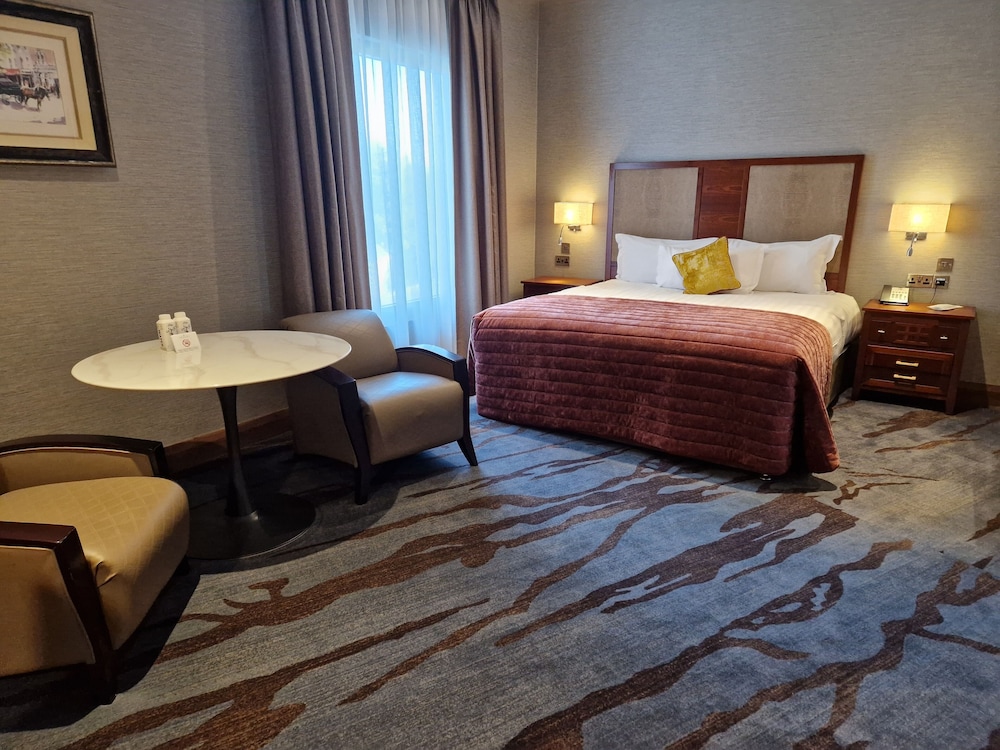 Superior Double Room, 1 King Bed, Non Smoking, Ensuite - Photo 3