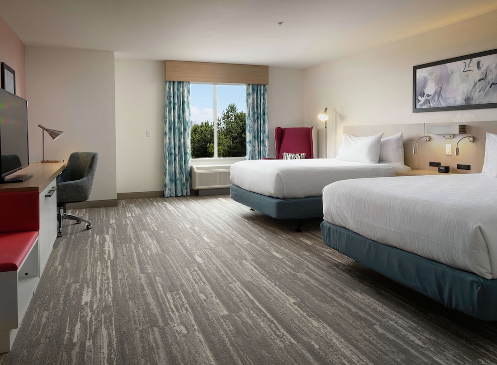 Room, 2 Queen Beds, Accessible, Bathtub