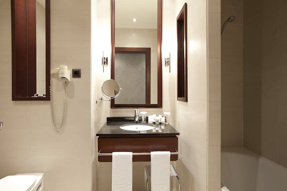 Superior Single Room thumbnail 6