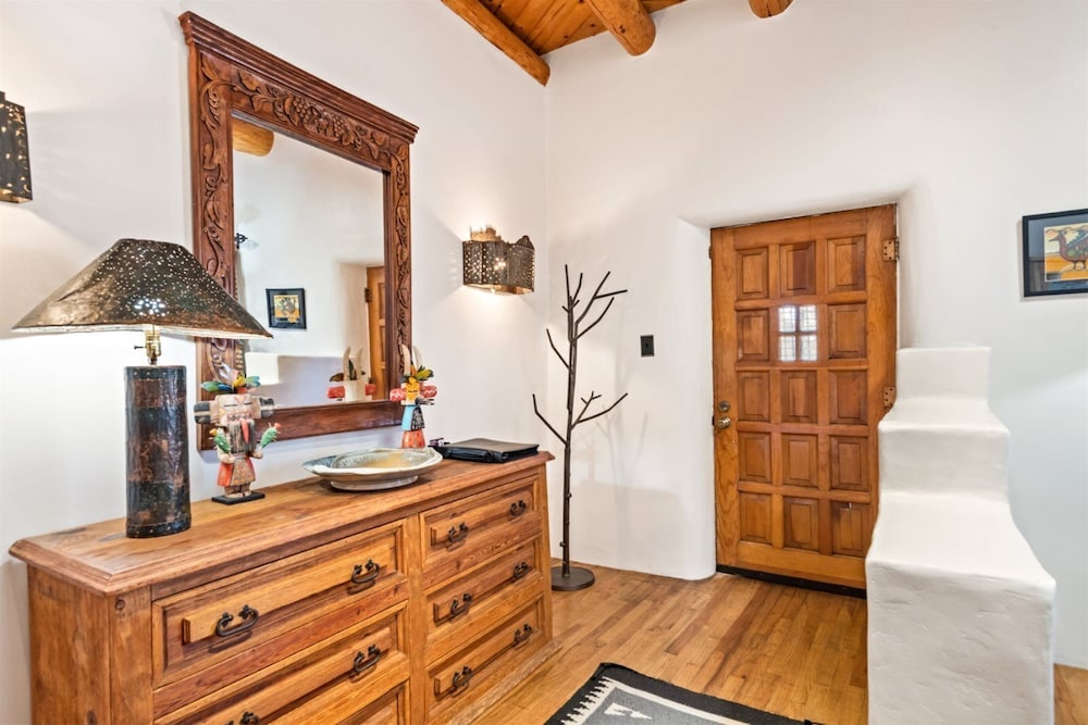 House (Amor - Historic Adobe in the Heart of)