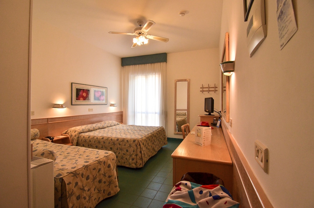 Triple Room, Balcony, Garden View (Gardenia 21 mq)