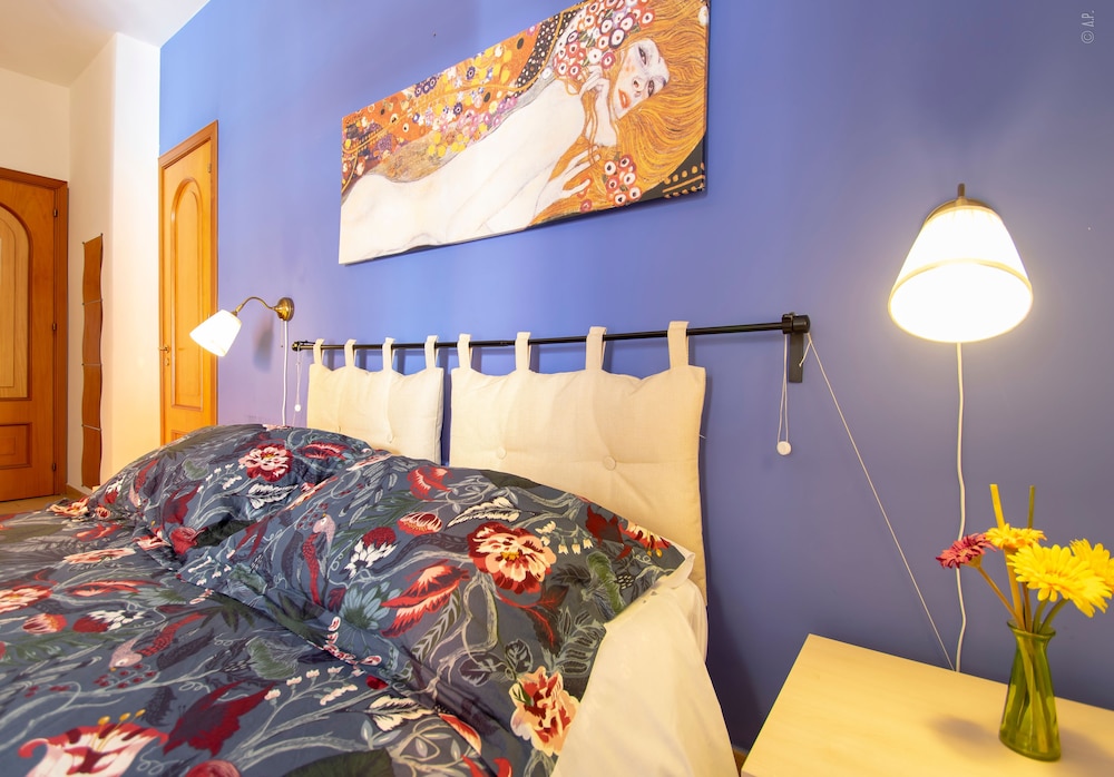 Triple Room (Blu) photo 2
