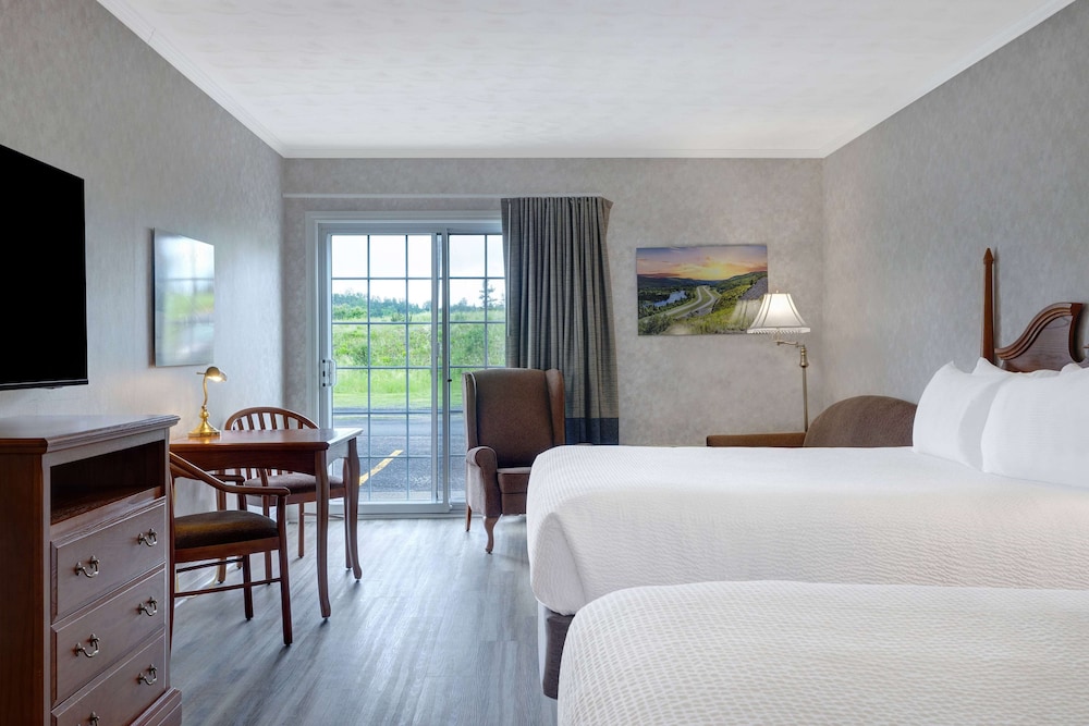 Room, Multiple Beds, Non Smoking - Photo 1