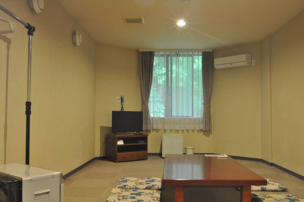 Room with Futon, Smoking (minimum three people use) photo 3