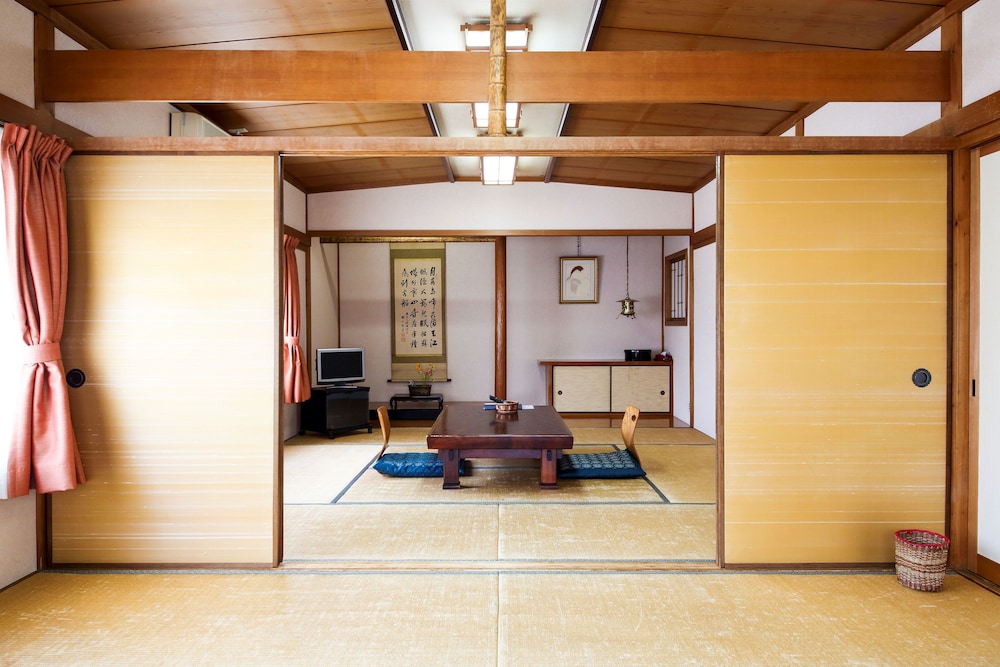 Japanese-Style Room, 8 Tatami Mats (2 Rooms), Older Building photo 1