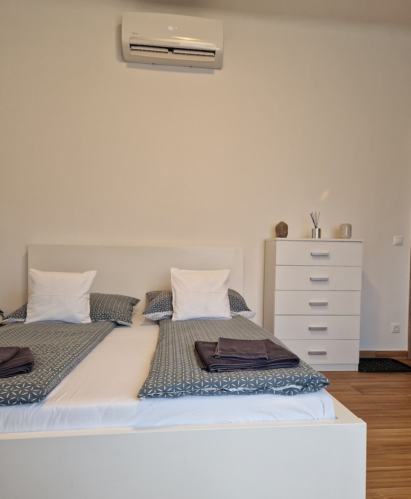 Classic Studio, 1 Queen Bed photo 1