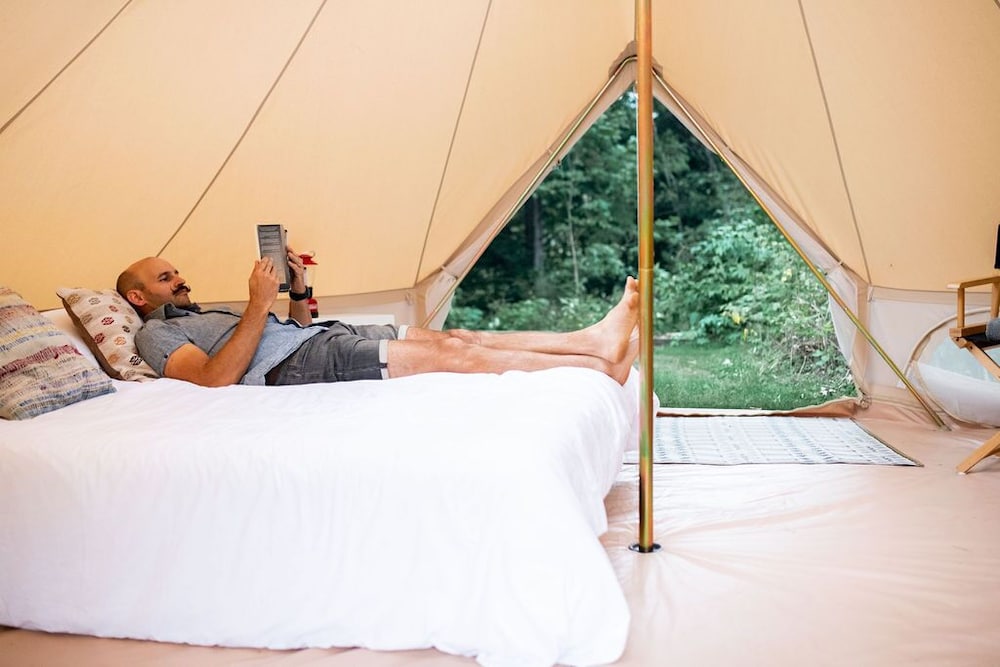 Classic Tent, 1 Queen Bed, Mountain View photo 3