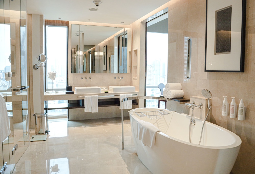 Presidential Suite, 1 King Bed, Corner thumbnail 5