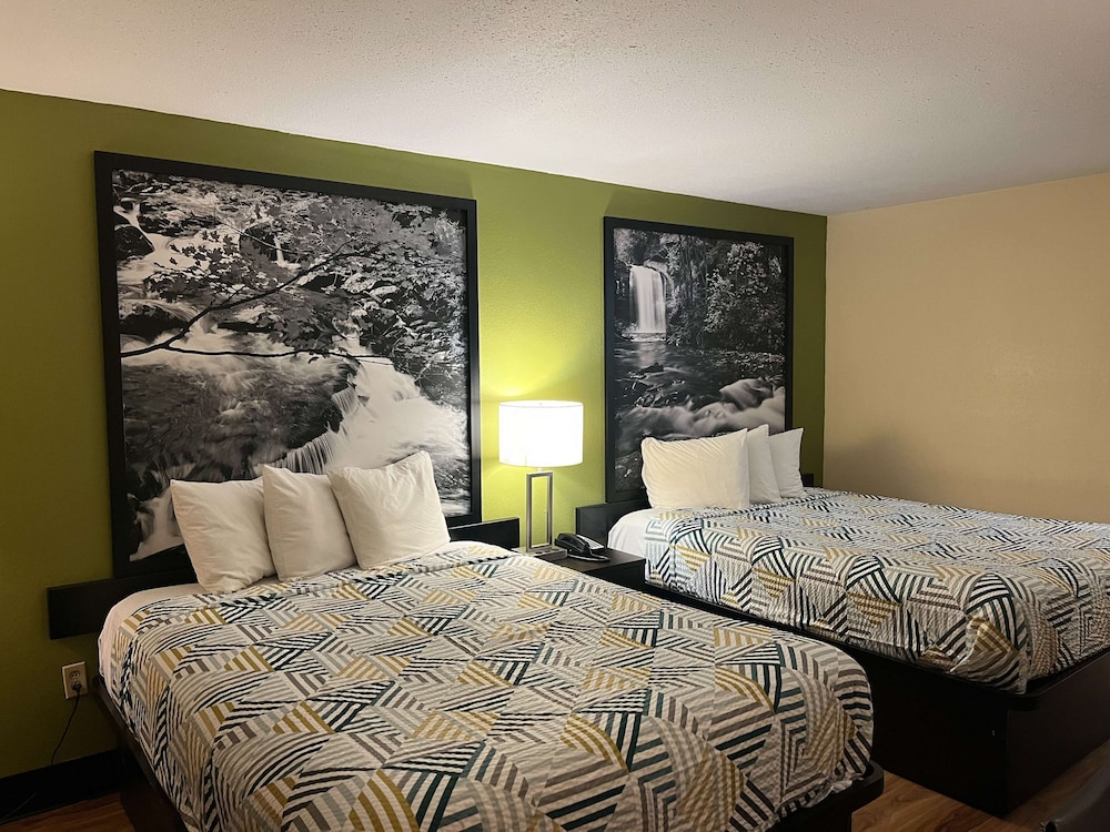 Standard Room, 2 Double Beds, Accessible, Non Smoking photo 3