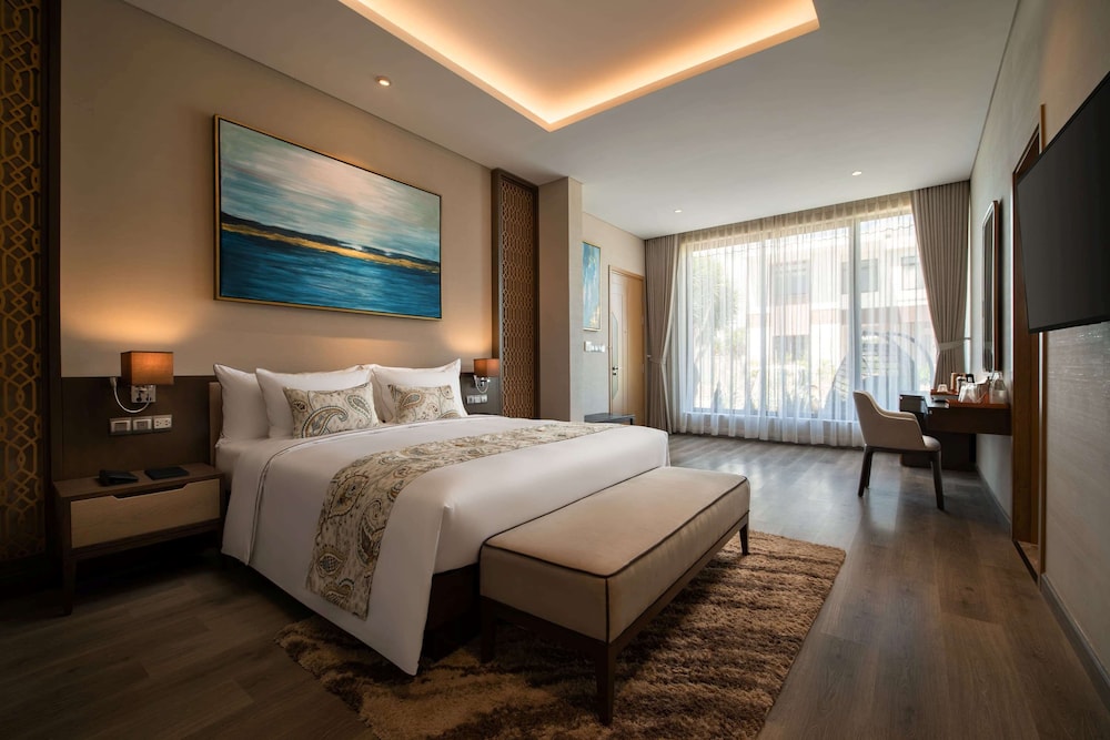 Deluxe Room, 1 King Bed, Non Smoking - Photo 1