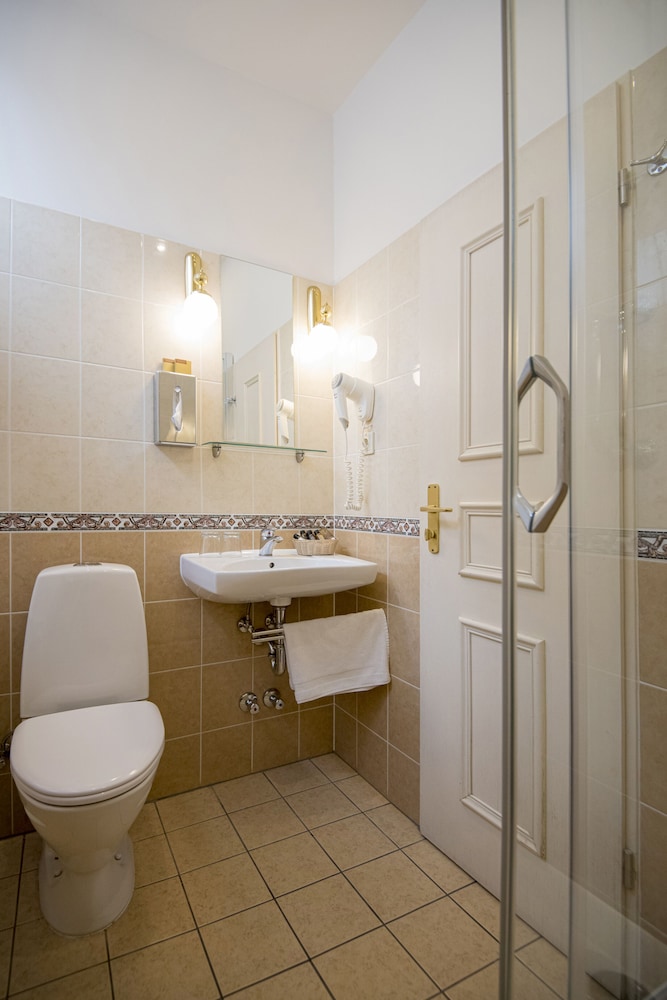 Standard Double Room - Photo 4