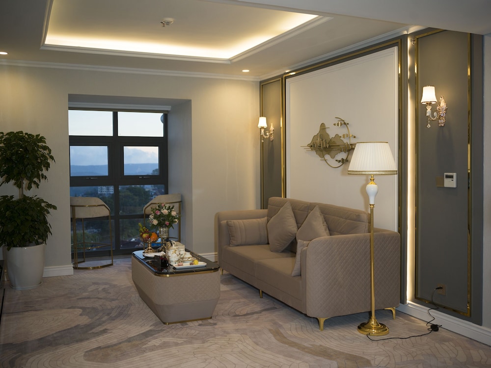 Grand Suite - Photo 14
