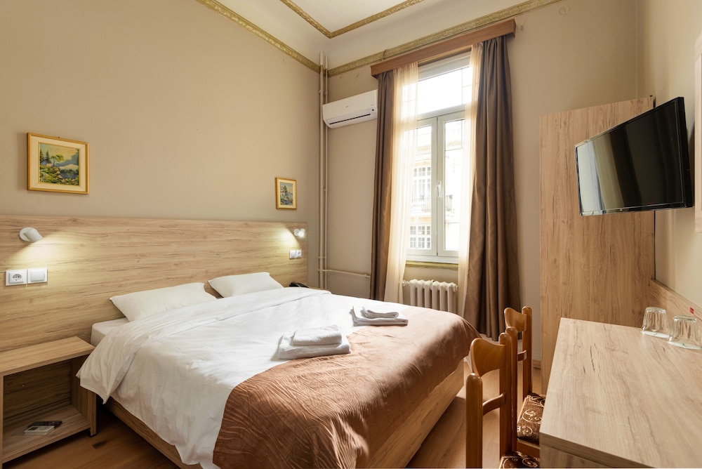 Standard Double Room - Photo 1