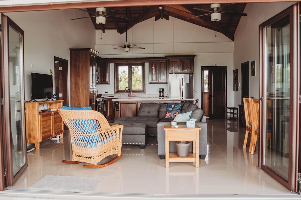 Signature House, 2 Bedrooms, Sea View photo 3