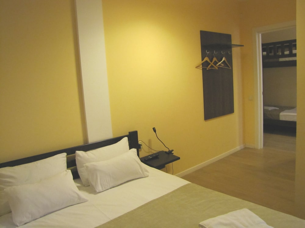 Family Apartment, 2 Bedrooms photo 3