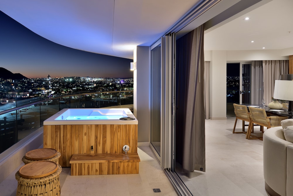 Suite, 3 Bedrooms (Sunset)