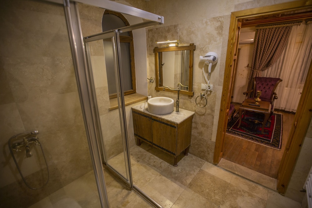 Quadruple Room - Photo 7
