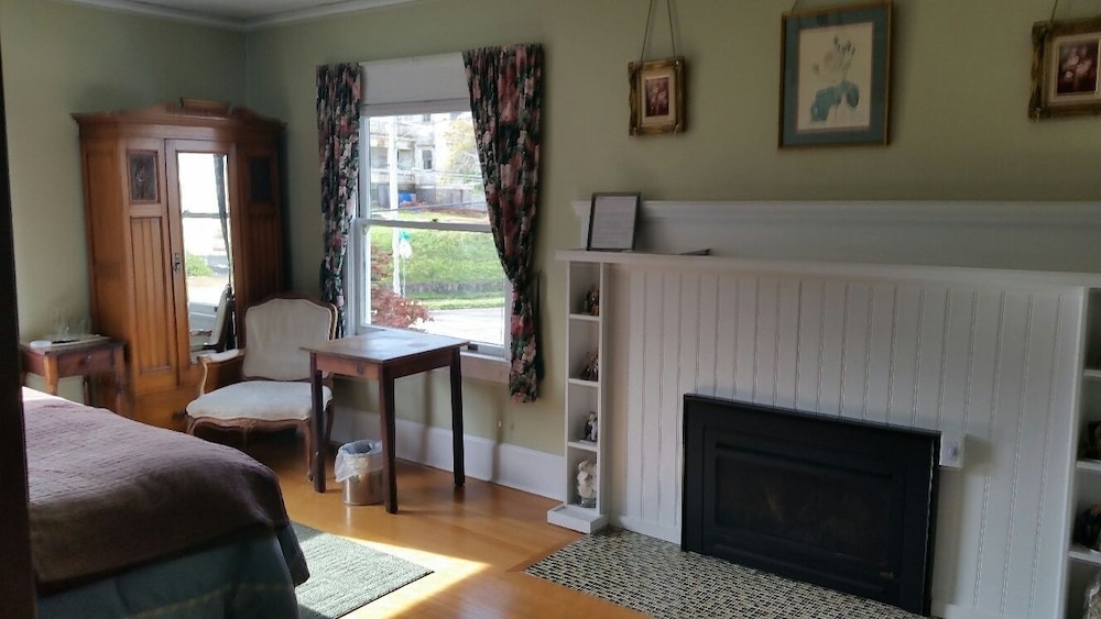 Rose Room (Adult Only) photo 3