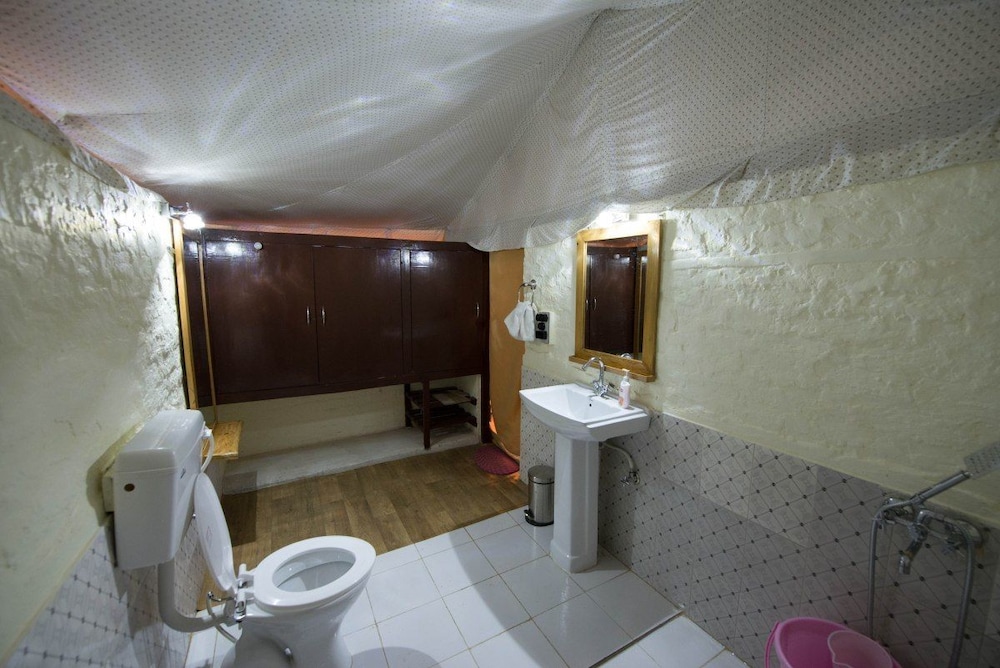 Family Tent, Private Bathroom photo 3