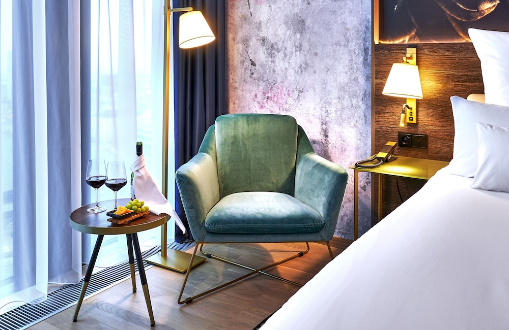 Comfort Room (Down To Earth) thumbnail 5