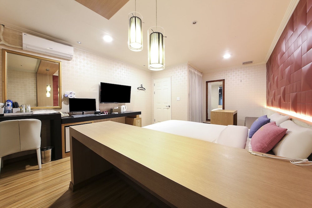 Premium Double Room photo 3