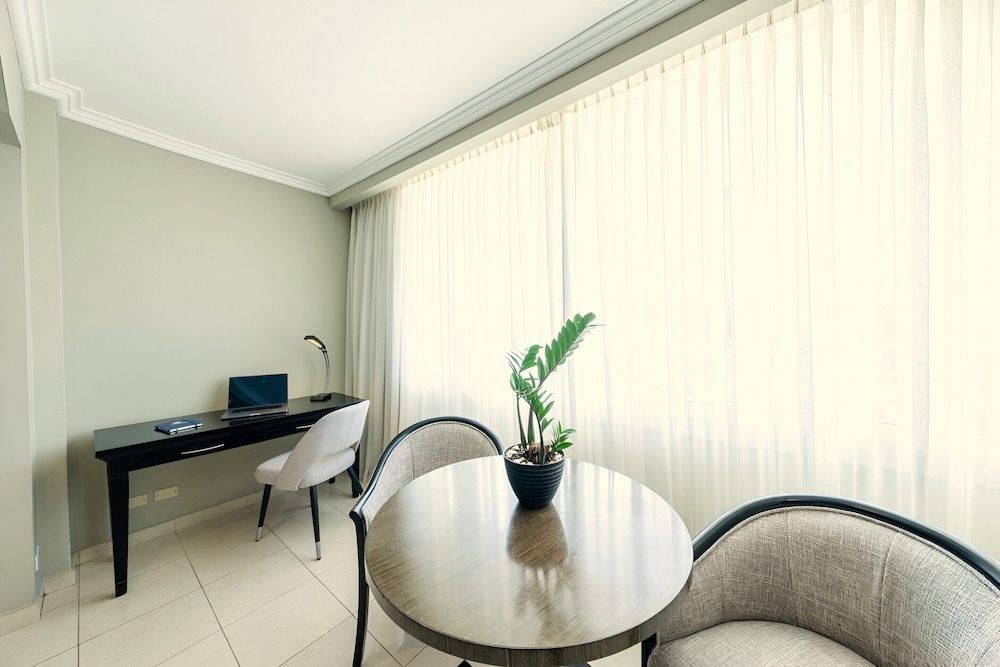 2 Double Beds, Superior Room, City View - Photo 6