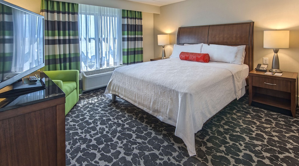 2 Bedroom Suite (1 King & 1 Queen), Balcony, View